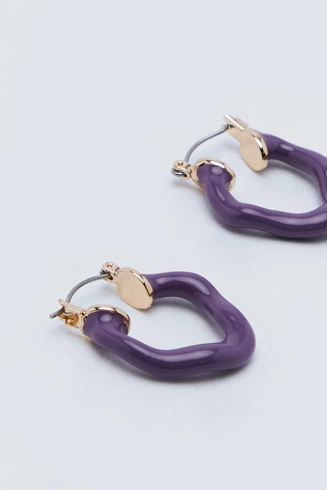 Jewelry Recycled Curvy Hoop Earrings 5 Jewelry Recycled Curvy Hoop Earrings - Image 3